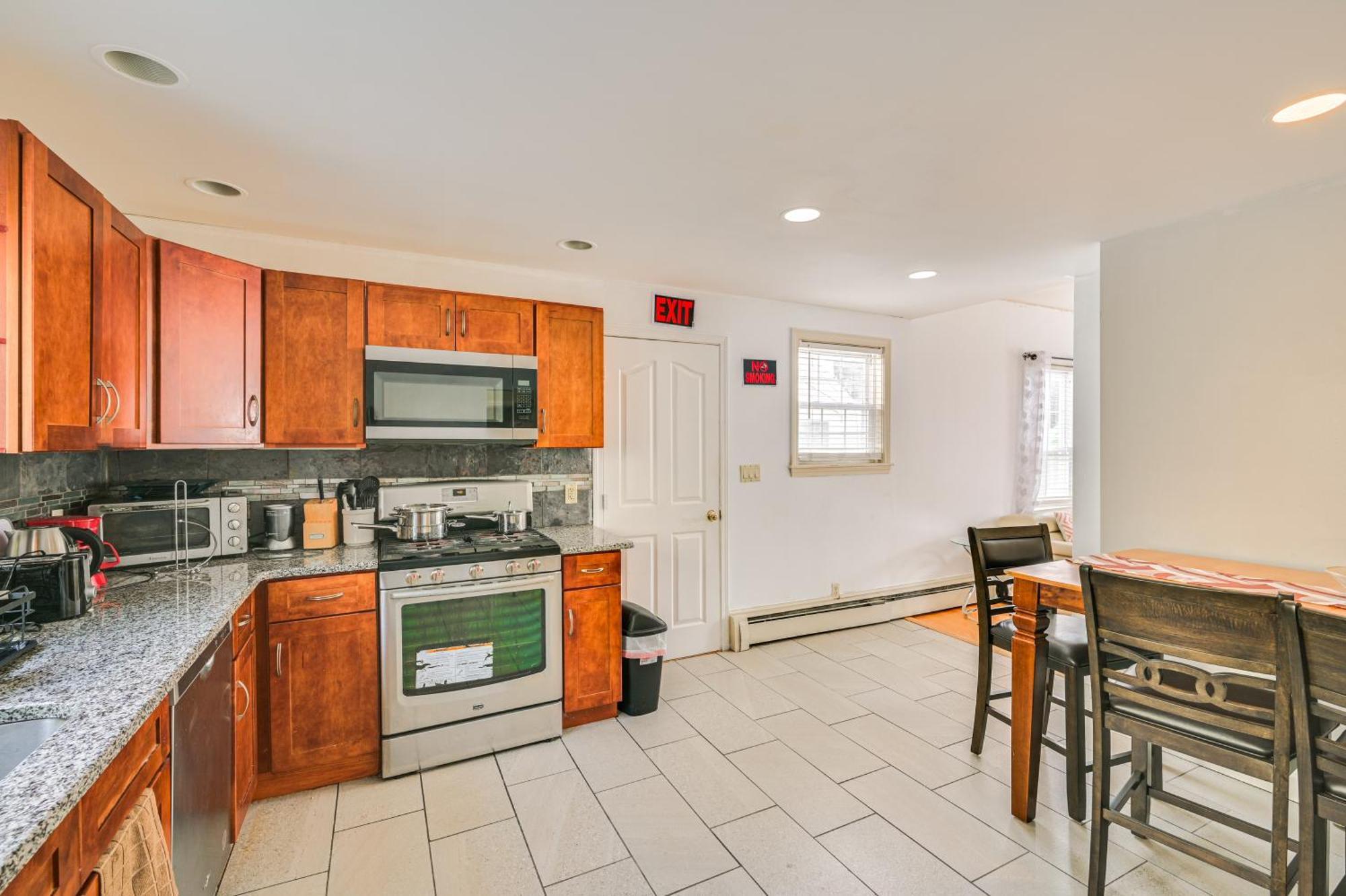 9 Mi To Dtwn Boston Cozy Malden Apartment Eksteriør billede